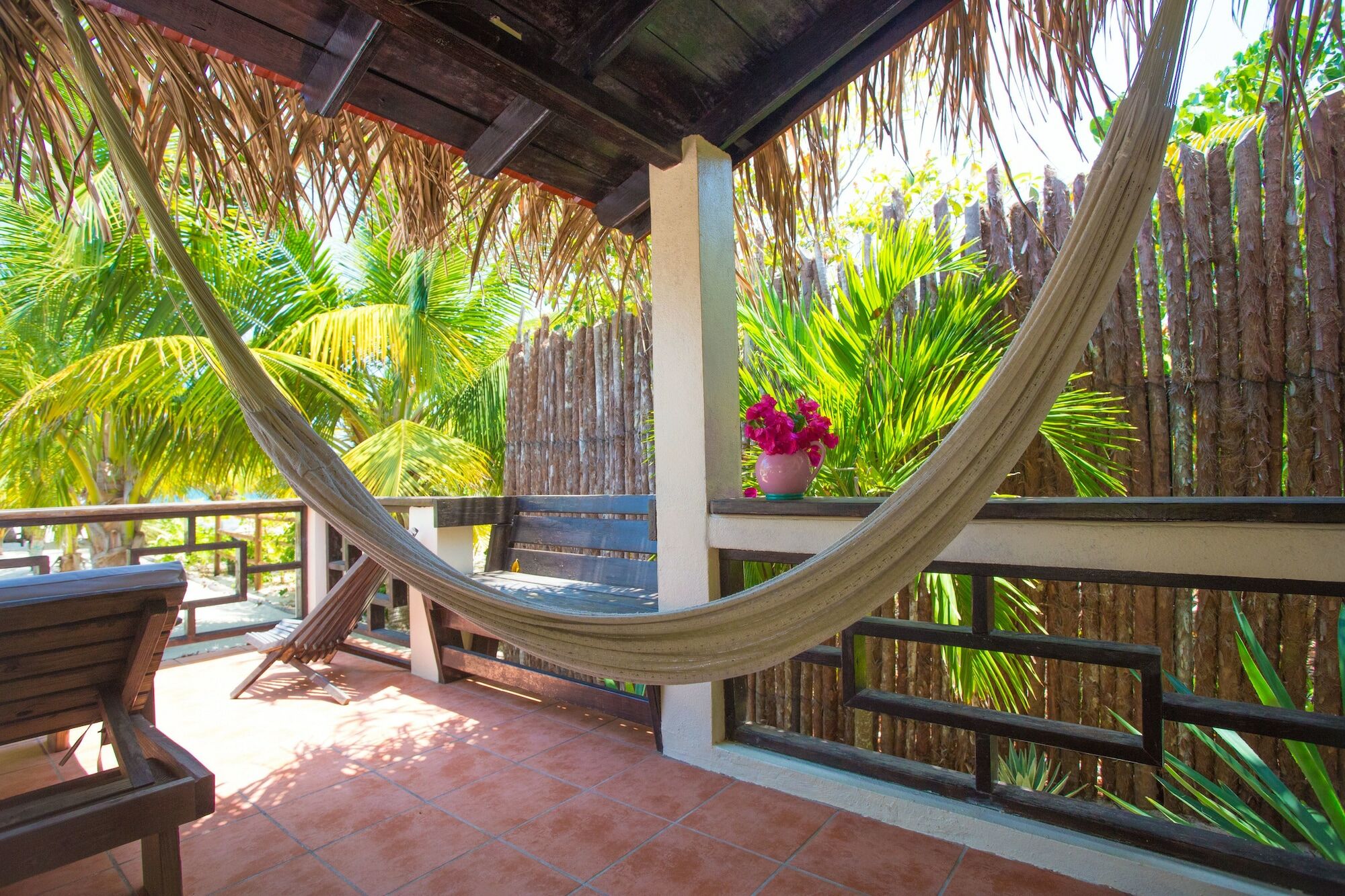 Caribbean Beach Cabanas - A Pur Hotel Placencia Exterior photo